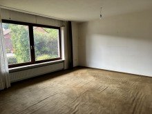Wohnzimmer Solide & ger�umig: EFH mit Garage und Teilkeller in guter Wohnlage