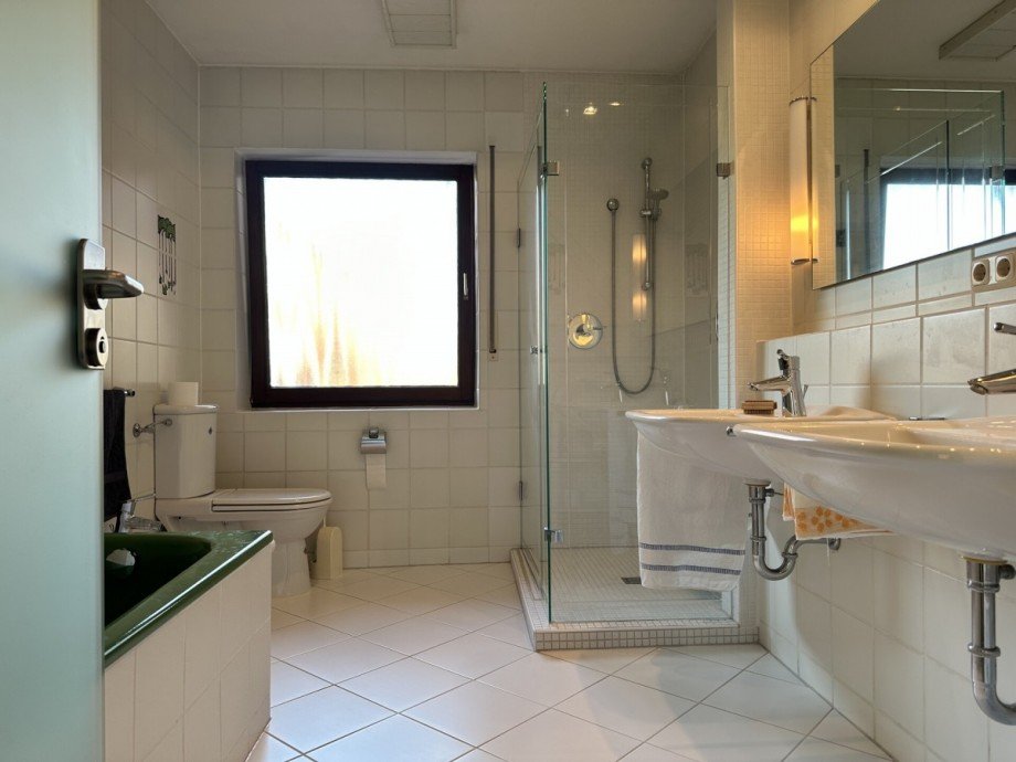 Mit Wanne & Dusche Einfamilienhaus Edewecht / S�ddorf