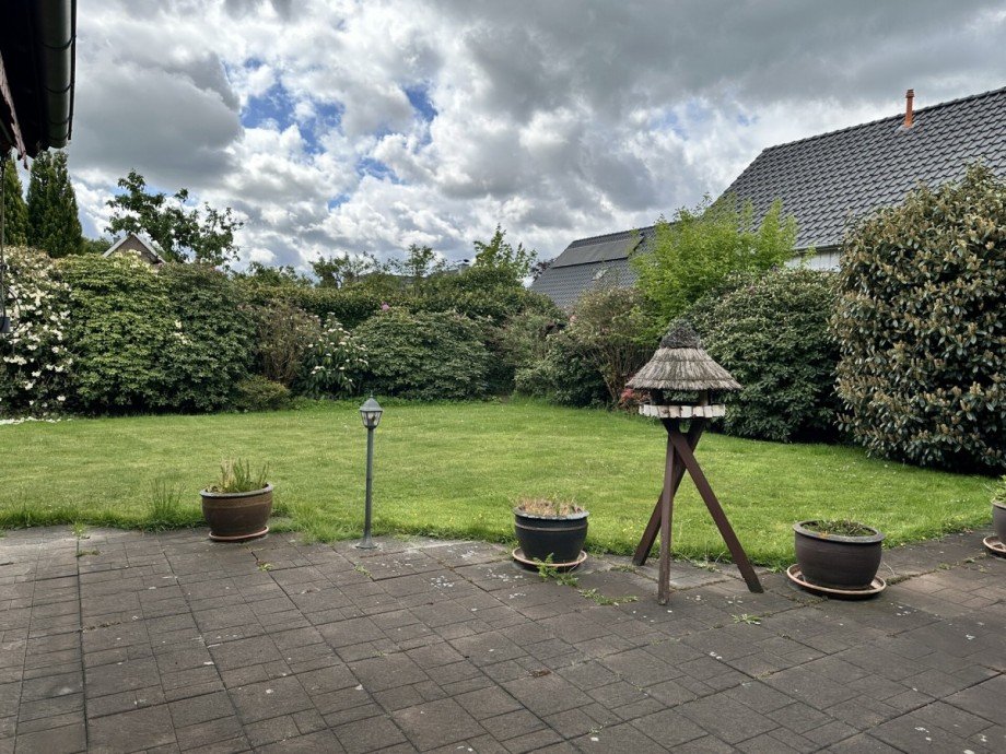 Blick in den Garten Einfamilienhaus Wiefelstede