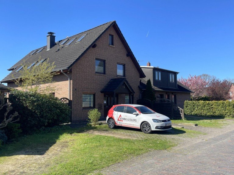 Titelbild Westerstede Mehrfamilienhaus Drei Wohneinheiten, ein Zuhause - solides Dreifamilienhaus in Westerstede!