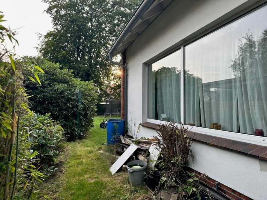 Durchgang zum Garten Zweifamilienhaus Wiefelstede-Bokel