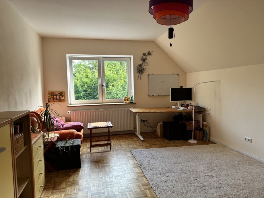 Schlafzimmer mit Parkett Einfamilienhaus Wiefelstede / Gristede