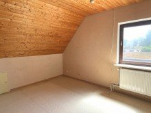 Schlafzimmer 1 Ein wahres Raumwunder: Gro�z�giges Einfamilienhaus mit 8 Zimmern in Bad Zwischenahn!
