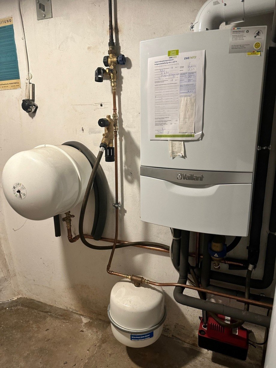 Gaszentralheizung Bj. 2021 Zweifamilienhaus Wiefelstede-Bokel