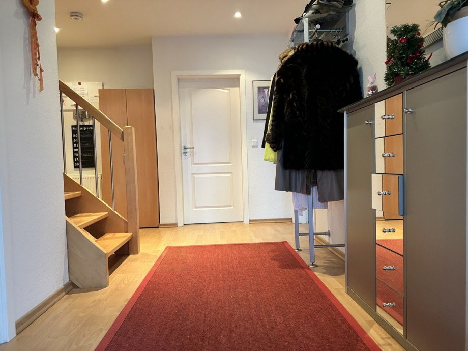 gro�er Flur Dachgeschosswohnung Rastede