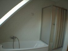 Wanne und Dusche Gepflegte Oberwohnung in Rastede-Nethen
