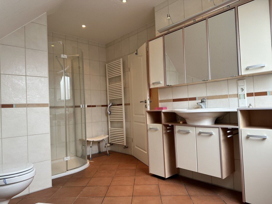 Ansprechendes Bad Dachgeschosswohnung Rastede