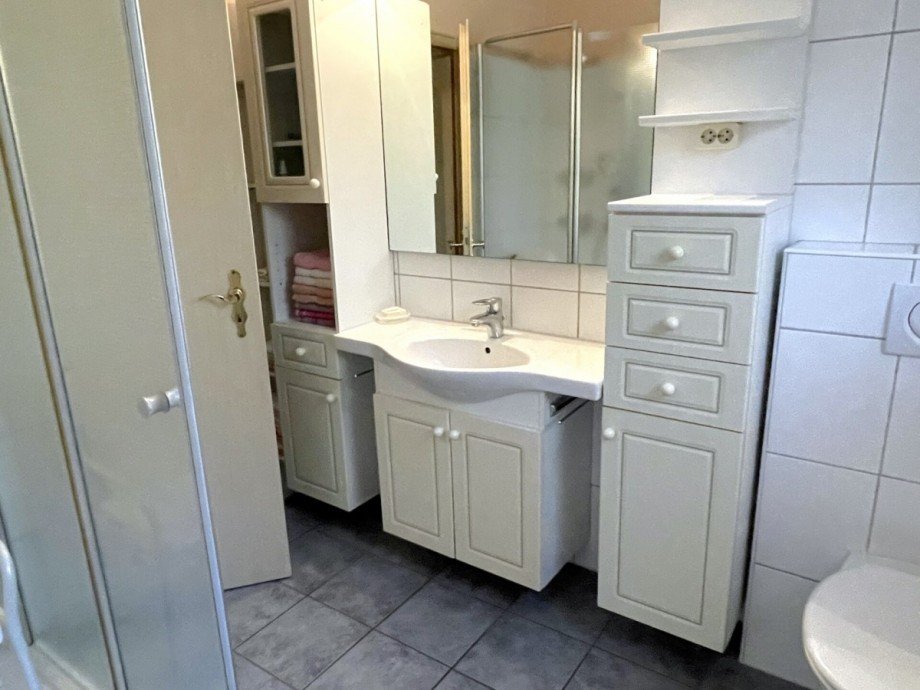 Badezimmer mit Dusche Einfamilienhaus Westerstede