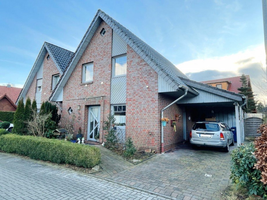 Vorderansicht Doppelhaush�lfte Westerstede