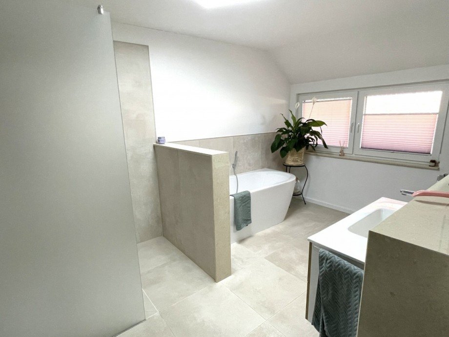 Bad EG Wohnung 1 Zweifamilienhaus Westerstede