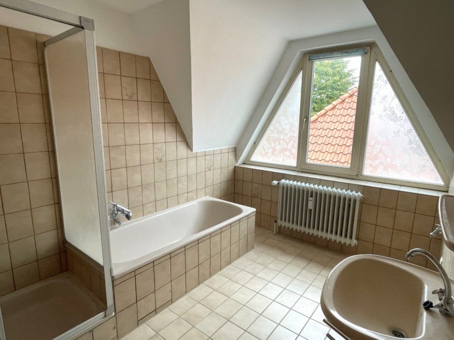 Bad Dachgeschosswohnung Westerstede