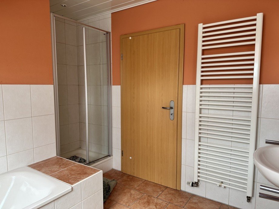 mit Wanne & Dusche Resthof Wiefelstede / Wemkendorf