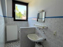 WC Obergeschoss Ein wahres Raumwunder: Gro�z�giges Einfamilienhaus mit 8 Zimmern in Bad Zwischenahn!