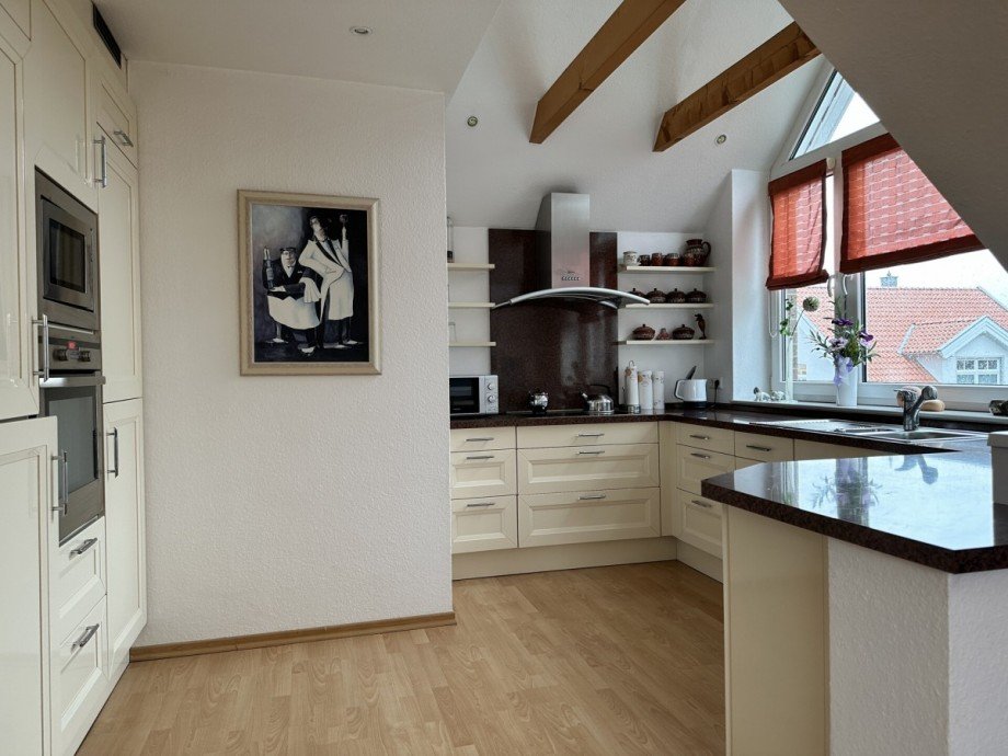 Mega: helle K�che Dachgeschosswohnung Rastede