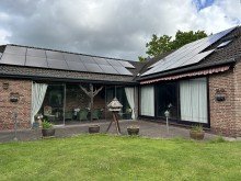 Verglaste Terrasse Zwei PV-Anlagen und ein Batteriespeicher inklusive!