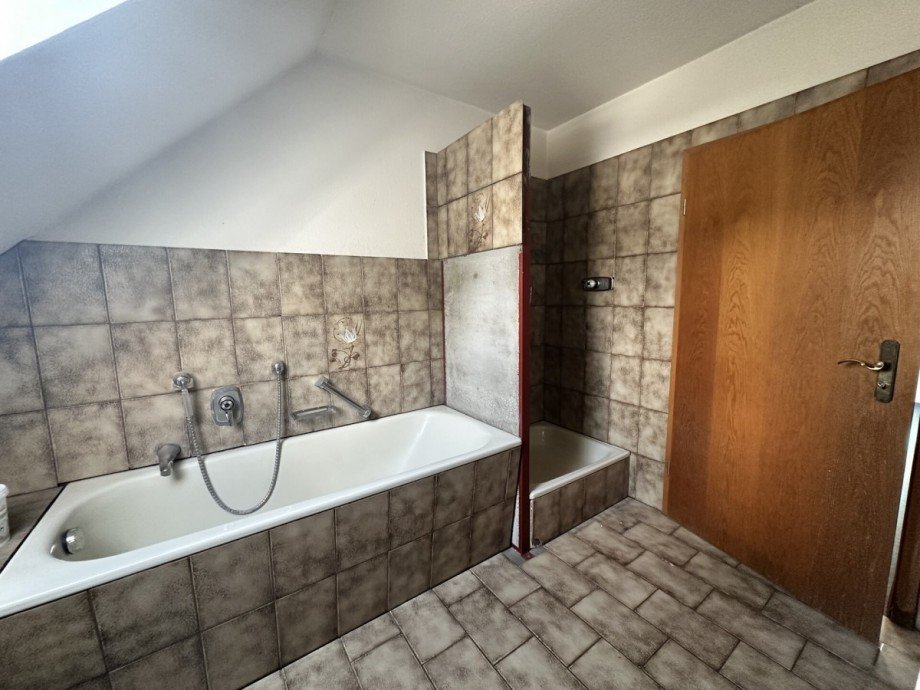Mit Wanne + Dusche Einfamilienhaus Wiefelstede