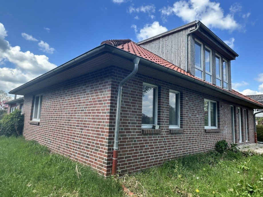 Gro�e Gaube Zweifamilienhaus Wiefelstede / Bokel
