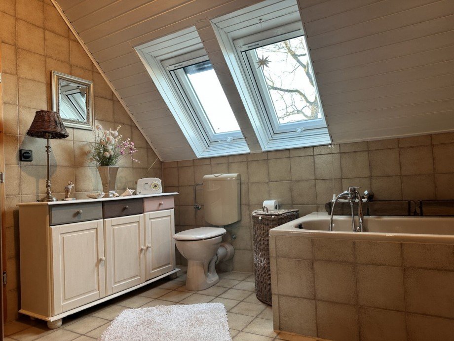 Bad mit Wanne u. Dusche Einfamilienhaus Metjendorf