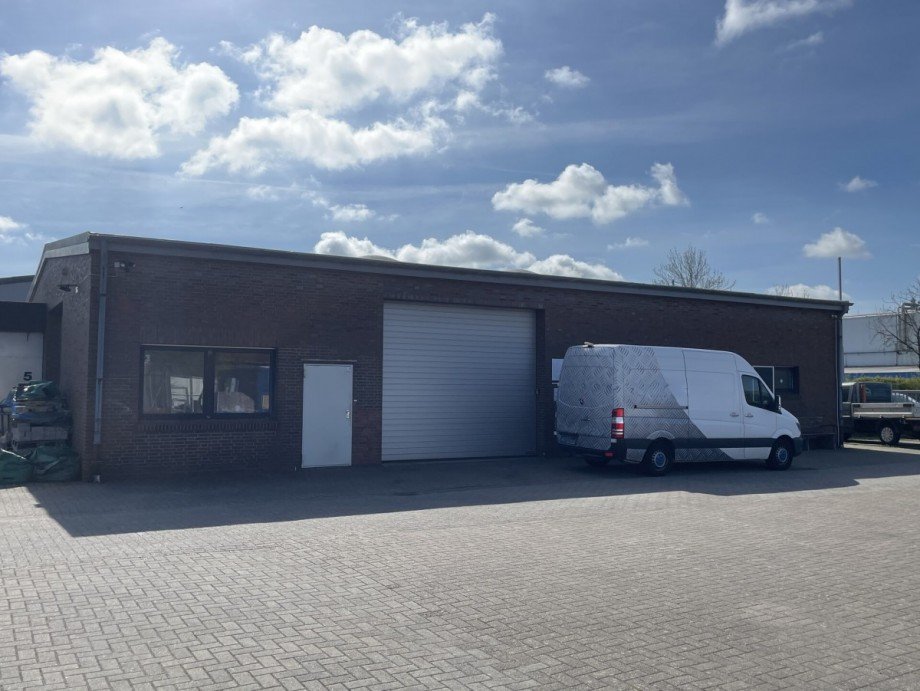 Seitenansicht Halle / Lager / Produktion Schortens