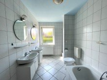 Bad Bezugsfreie 4-Zimmer-Erdgeschosswohnung mit eigenem Gartenanteil!