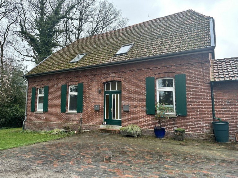 2 Wohneinheiten Wiefelstede - Wiefelstede Resthof Resthof und Baugrundst�cke am Ortsrand