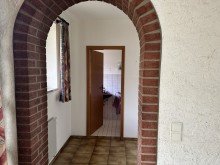 Garderobe & WC Solide & ger�umig: EFH mit Garage und Teilkeller in guter Wohnlage