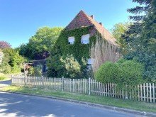 Vorderansicht Sie haben die Wahl: Kernsanierung oder Neubau!