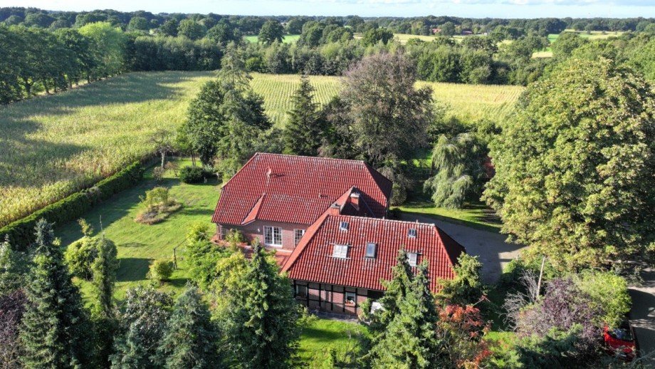 Drohnenansicht Landhaus Wiefelstede / Heidkamperfeld
