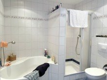 Bad I Exklusives Wohnerlebnis: Gro�z�giges EFH mit idyllischem Au�enbereich und Sauna!