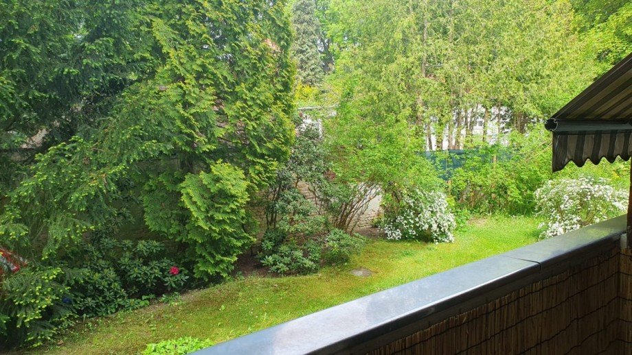 Blick in den Garten Erdgeschosswohnung Berlin