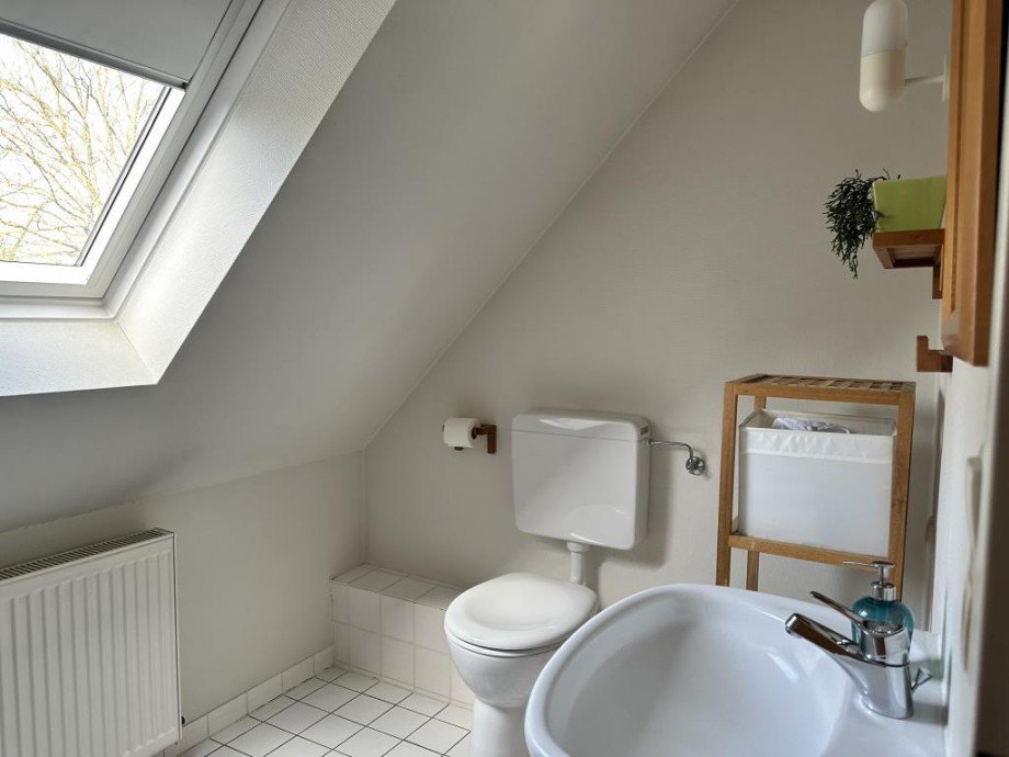 Bad im DG: Baujahr 1988 Einfamilienhaus Westerstede-Halsbek