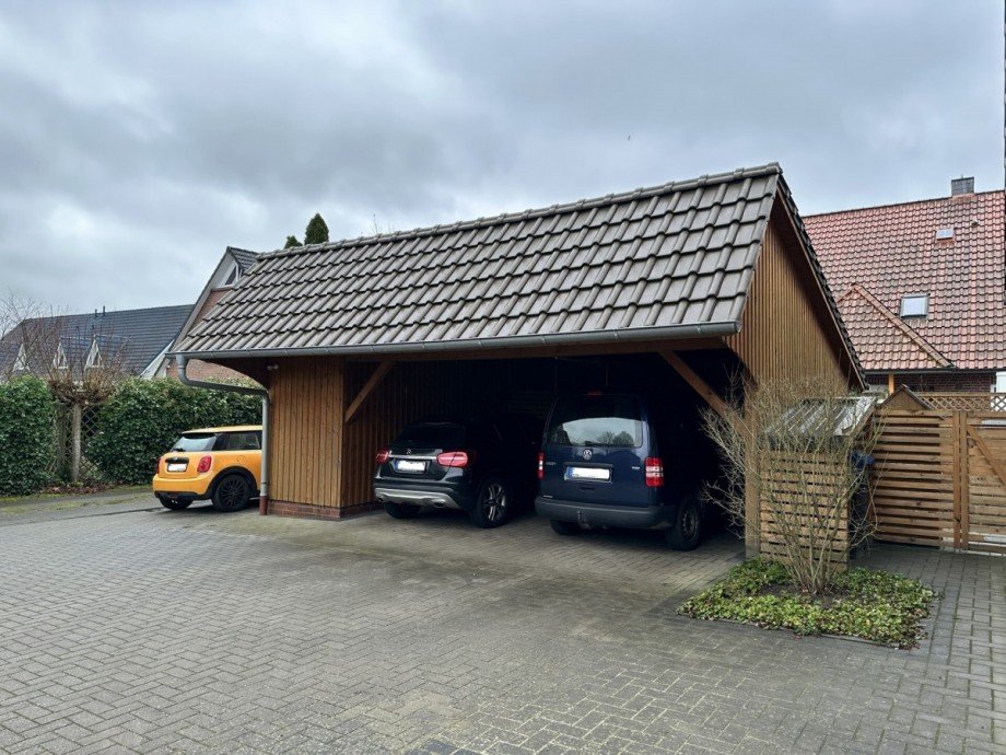 Hochwertiges Doppelcarport Mehrfamilienhaus Wiefelstede