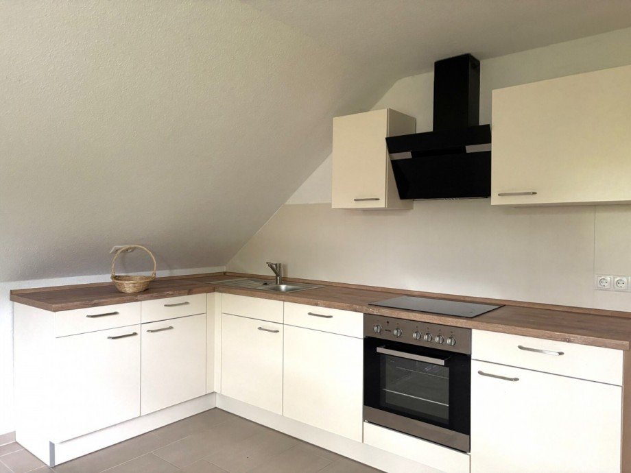 K�che mit EBK Dachgeschosswohnung Westerstede