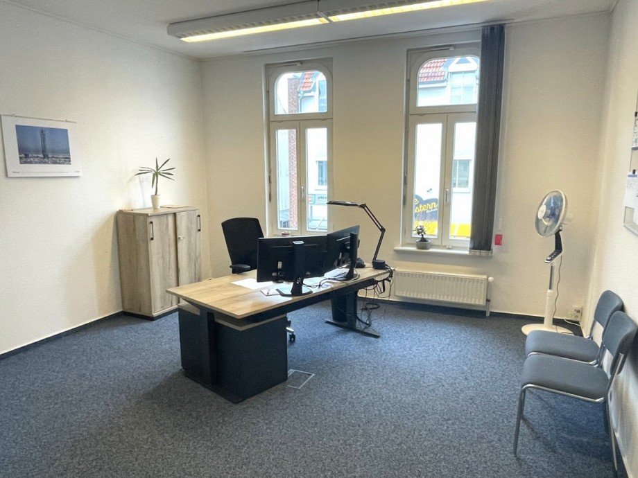 B�ro 2 OG Wohn- / Gesch�ftshaus Nordenham