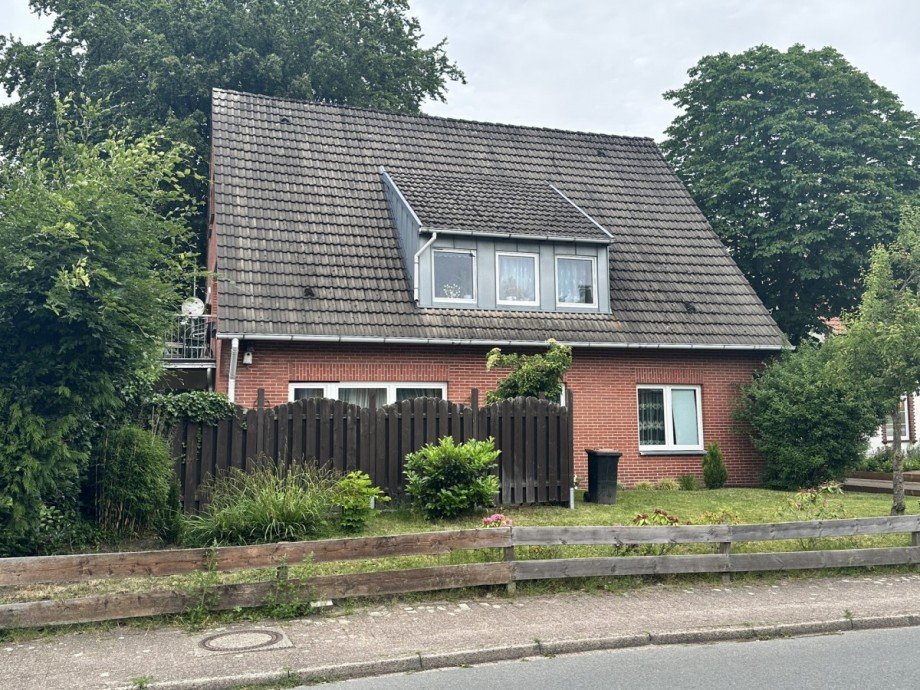 Komplett vermietet Zweifamilienhaus Wiefelstede