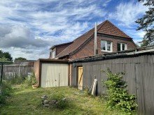 Fertiggarage Ger�umiges Wohnhaus in sch�ner Dorflage