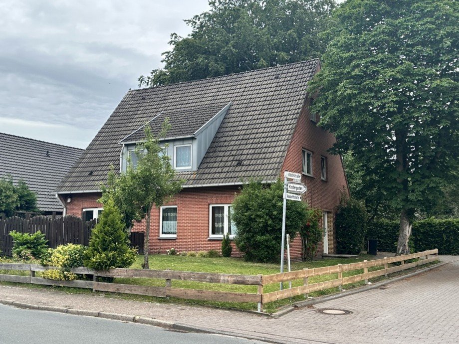 Rendite im Zentrum Zweifamilienhaus Wiefelstede