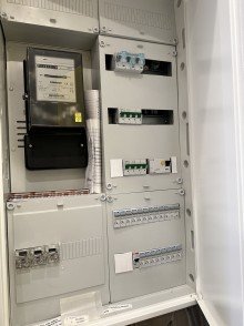 �berarbeitete Elektrik Ger�umiges Wohnhaus in sch�ner Dorflage