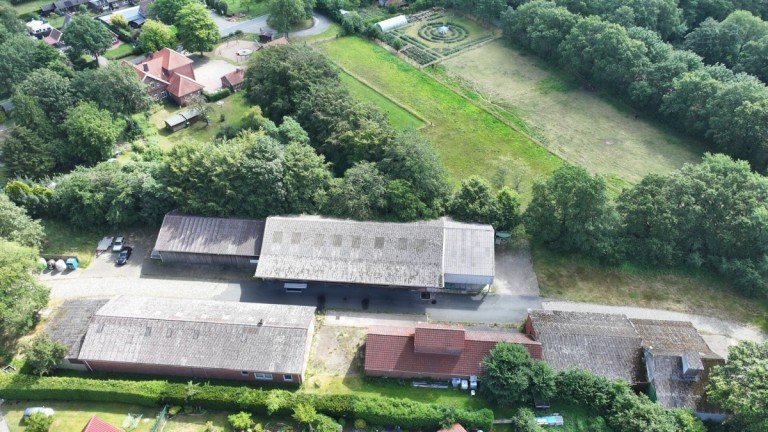 Luftaufnahme Westerstede-Eggeloge - Westerstede Halle / Lager / Produktion 9.500 m� Gewerbegrundst�ck mit Altbestand (B�ro, Lager, Hallen)