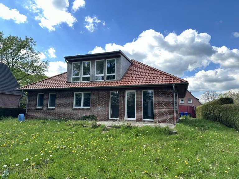 EFH Bj. 2016 Wiefelstede / Bokel Zweifamilienhaus Junges Einfamilienhaus (Bj. 2016) mit Altbau im Gep�ck!