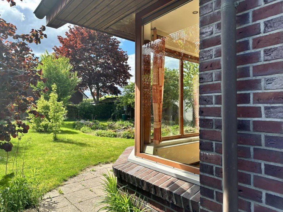Blick zur�ck in den Garten Einfamilienhaus Wiefelstede