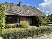 Ideal f�r PV und Solar! Solide & ger�umig: EFH mit Garage und Teilkeller in guter Wohnlage