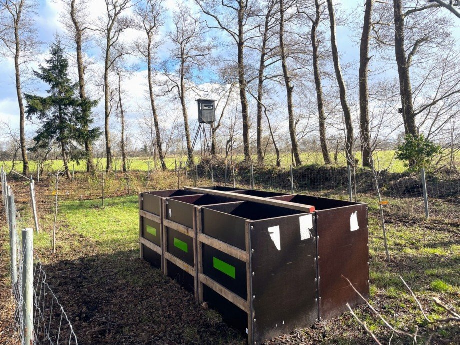 Obstwiese mit Hochbeet Freizeitgrundst�ck Wiefelstede