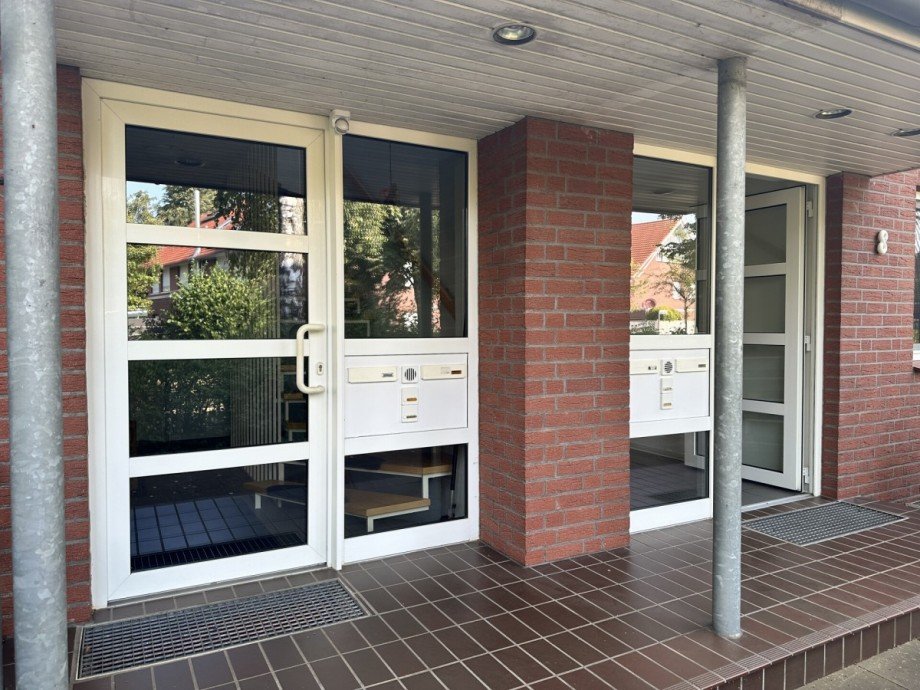 2 Eing�nge f�r 4 Wohnungen Erdgeschosswohnung Delmenhorst