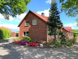 Hauptbild Ruhig wohnen auf ca. 119 m² - 4-Zimmer-Erdgeschosswohnung mit Terrasse!