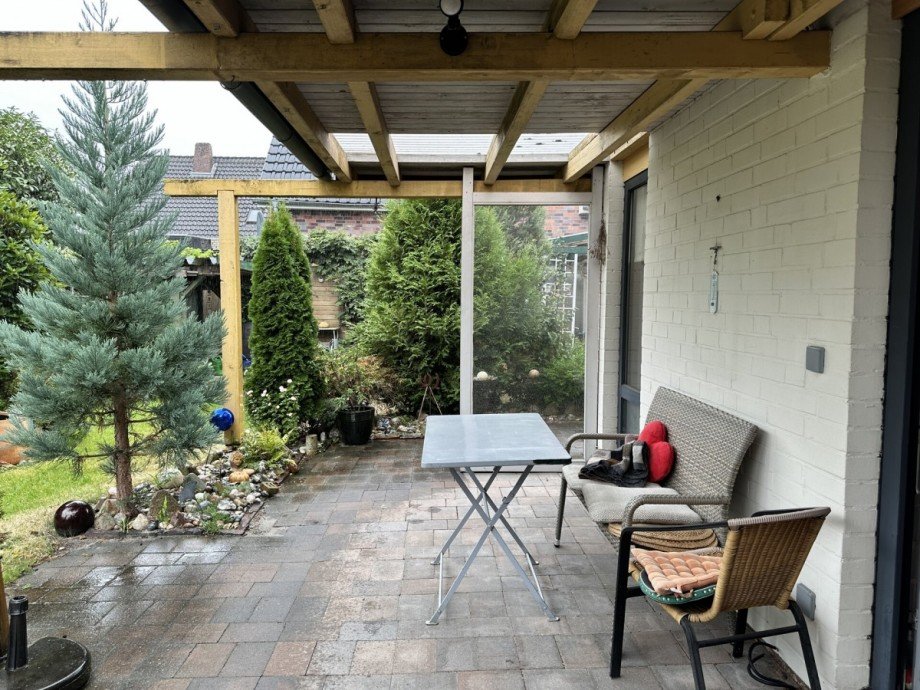Terrasse vorm Wohnzimmer Einfamilienhaus Oldenburg / Kreyenbr�ck