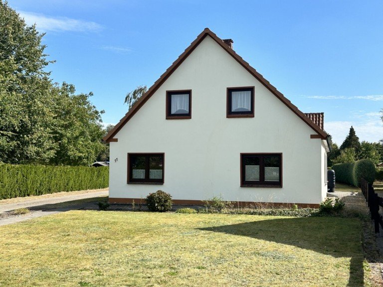 Klein & bald Dein! Rastede-Nethen Einfamilienhaus Viel gemacht: kleines H�uschen in Dorflage!