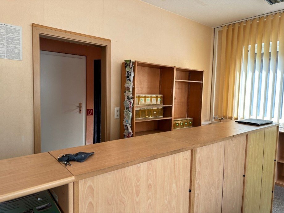 Verkauf/B�ro Halle / Lager / Produktion Westerstede-Eggeloge