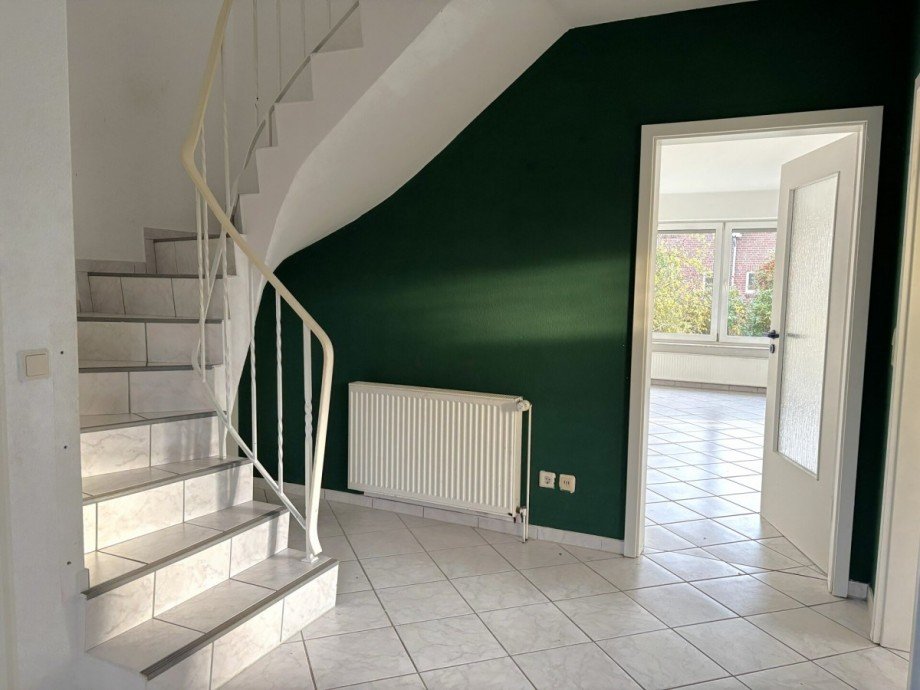 Flur Erdgeschoss Doppelhaush�lfte Westerstede