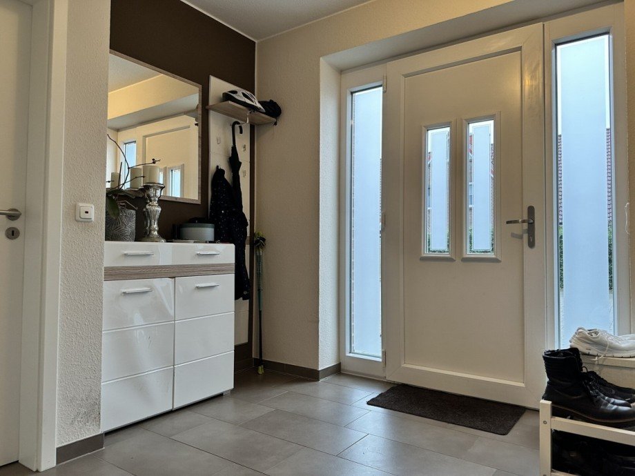 WE 1: Flur Mehrfamilienhaus Wiefelstede